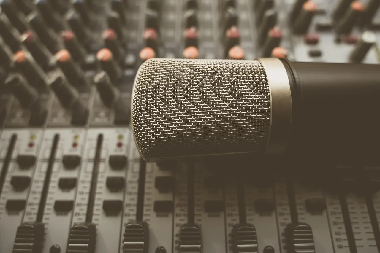 mixer, dj, controller, buttons, sound studio, music, audio, music studio, studio, sound, volume, sound mixer, entertainment, stereo, technology, recording, equipment, mix, sound system, microphone, podcasts, brown technology, brown music, brown microphone, music, music studio, music studio, music studio, music studio, music studio, recording, microphone, microphone, microphone, podcasts. Los Angeles trailer reels vs Chicago corporate reels, and why they differ